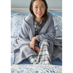 L.L.Bean Cozy Chenille Wearable Throw, Cream (1000248687)